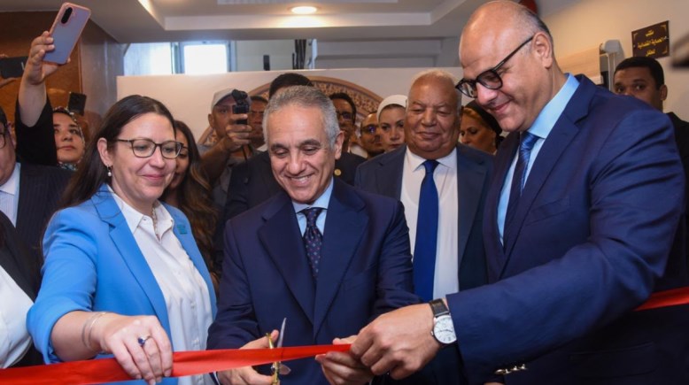 وزير العدل اثناء افتتاح المحكمة النموذجية الصديقة للطفل بمحكمة شرق الإسكندرية