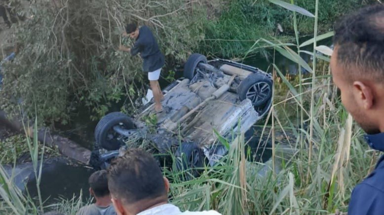 حادث انقلاب سيارة داخل مصرف بالشرقية 