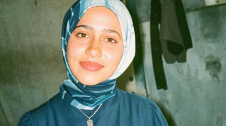 الطالبة منى عدنان محمد الزعانين