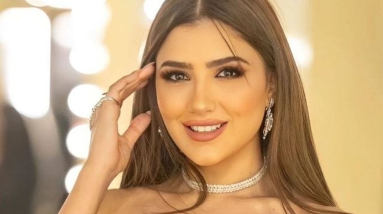 الفنانة مي عمر 
