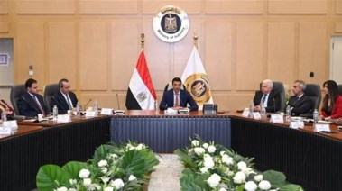 لقاء وزير الصناعة مع ممثلي صناعة السيراميك 