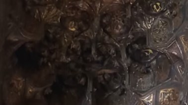 خفافيش بسقف أثري بالمعز