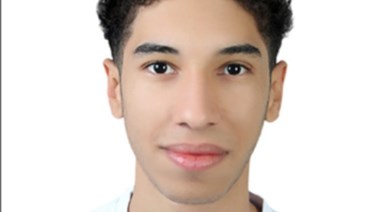 الطالب المتفوق عبد الرحمن حسن 