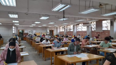 الطلاب أثناء اختبارات القدرات