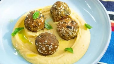 حمص وطعمية
