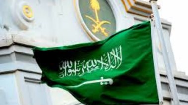 ردا علي إستهداف المنشأت البترولية السعودية المملكة تشن ضربات عسكرية ضد جماعات موالية لإيران في العراق وتعلن تمسكها بحق الرد