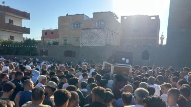 صورة اثناء تشييع الجثمان 