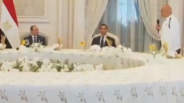 الرئيس السيسي يتناول الغداء مع لاعبي المنتخب الوطني