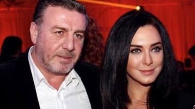  الفنانة السورية سلاف فواخرجي والمخرج وائل رمضان