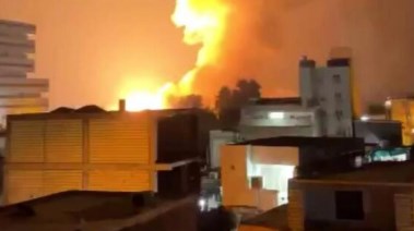 إيران تنشر لقطات للقصف الأمريكي على مدينة بندر عباس
