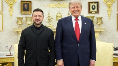 الرئيس الأمريكي دونالد ترامب والرئيس الأوكراني فولوديمير زيلينسكي 