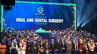 تخريج الدفعة الخامسة والعشرين من كلية طب وجراحة الفم والأسنان