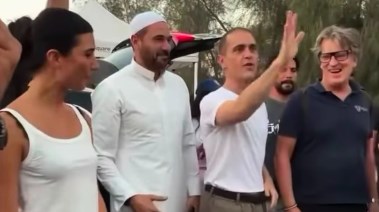 كواليس مفاجأة عيد ميلاد  أحمد عز
