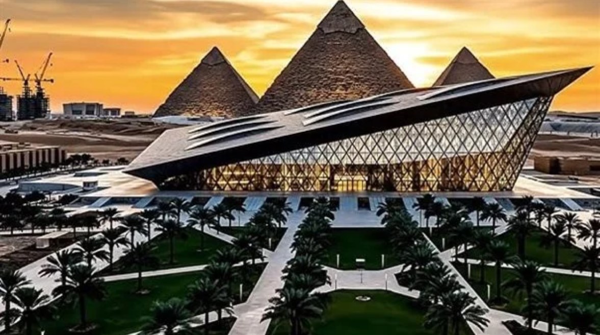  المتحف المصري الكبير