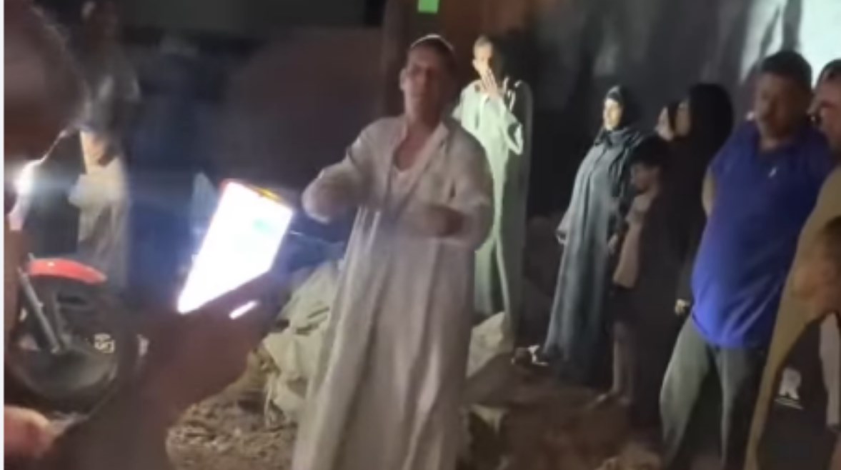 لقطة من فيديو هدم مقابر عودة سالم بالشرقية