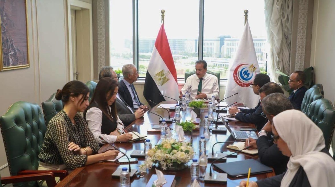 اجتماع وزير الصحة