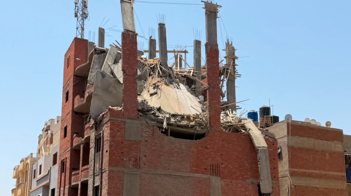 لقطة للمبنى المخالف 
