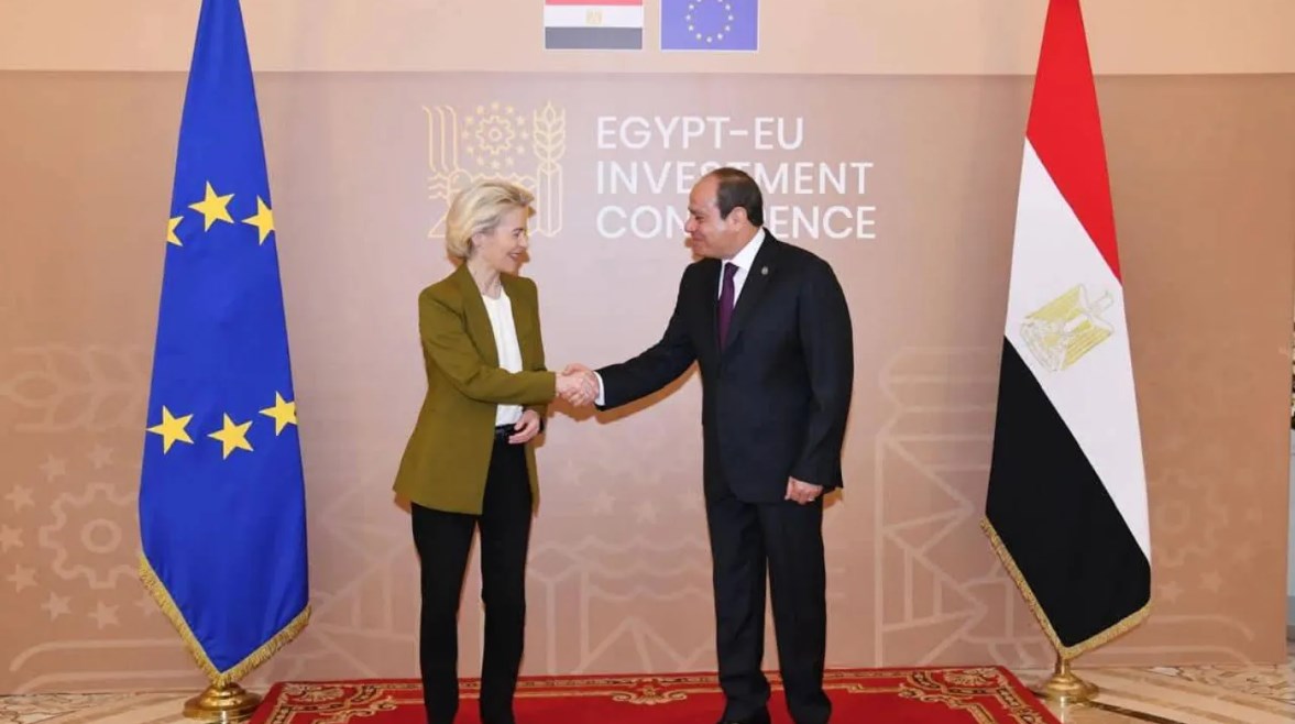  الرئيس عبد الفتاح السيسي في أثناء لقاء رئيس المفوضية الأوروبية 