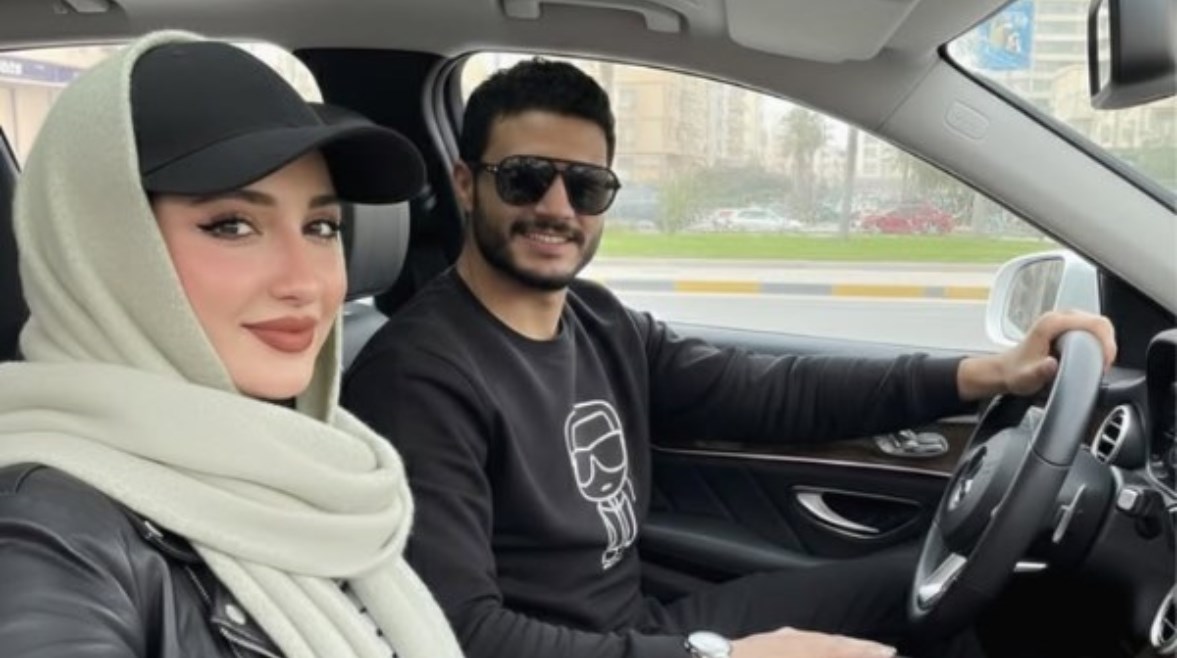 البلوجر رنا طارق واللاعب محمد الشناوي