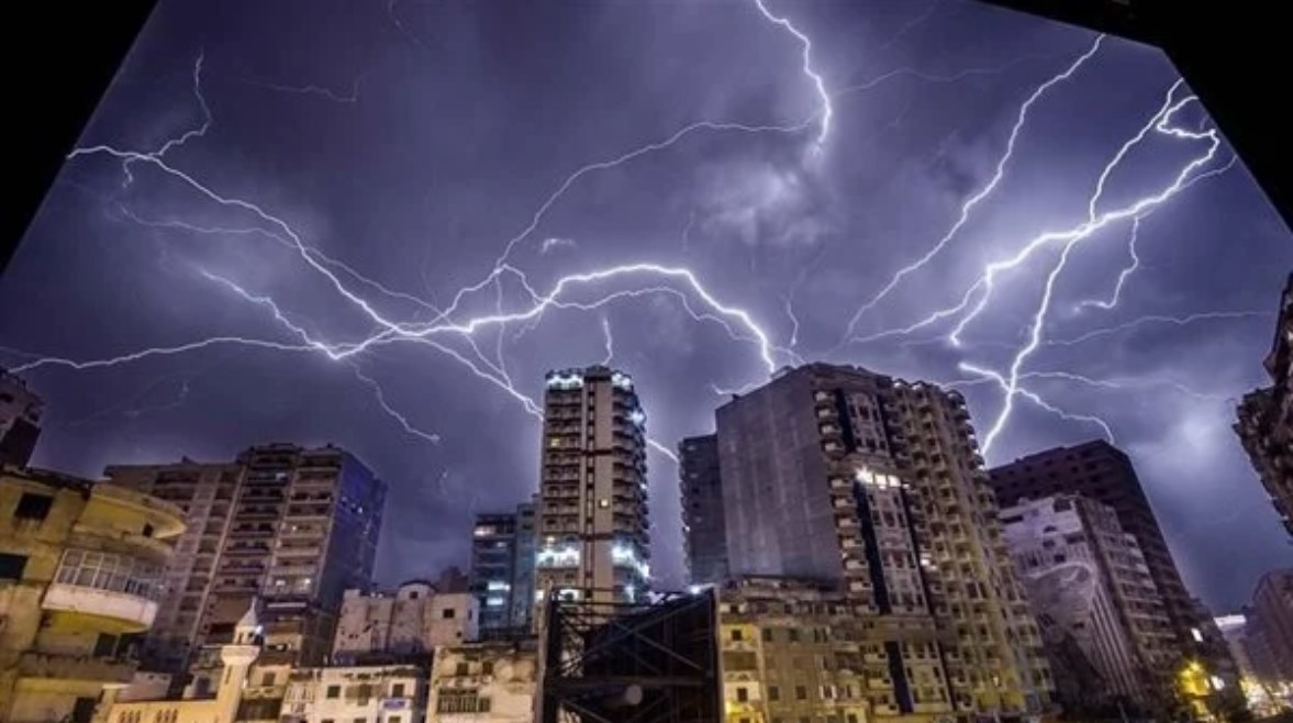 عاصفة رعدية