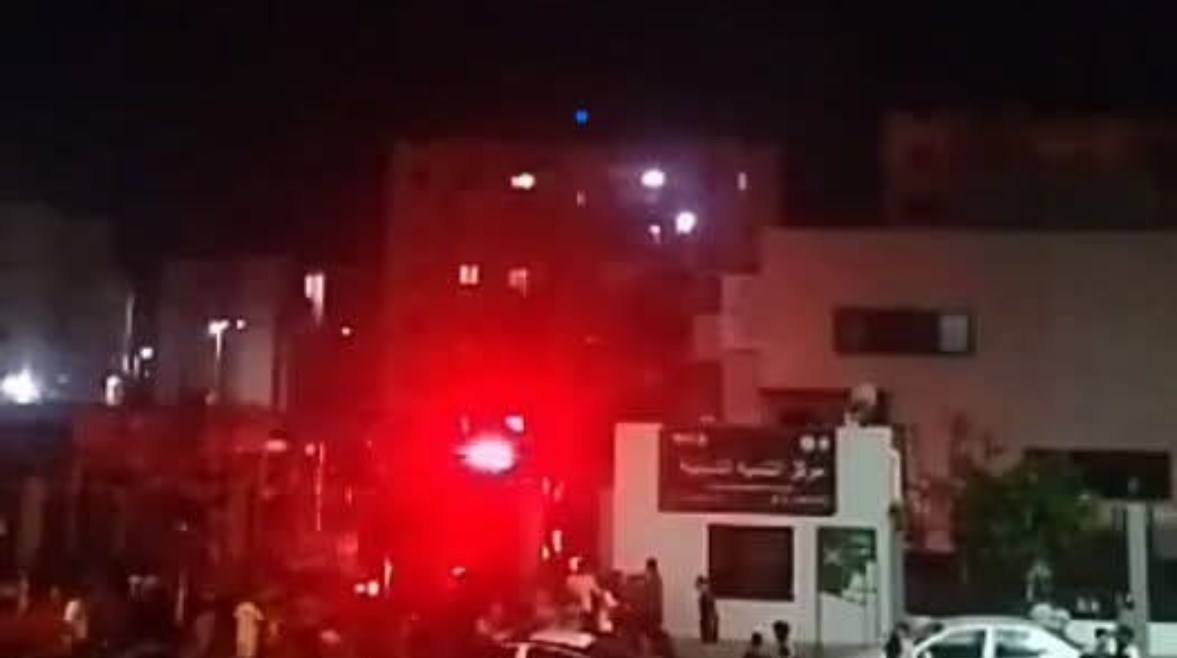 النيران التهمت جهاز تكييف وكمبيوتر داخل غرفة المدير الإداري.. والحماية المدنية أخمدت الحريق خلال دقائق