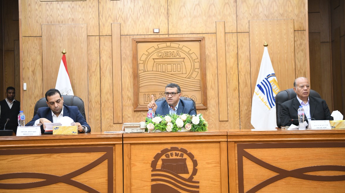 محافظ قنا 