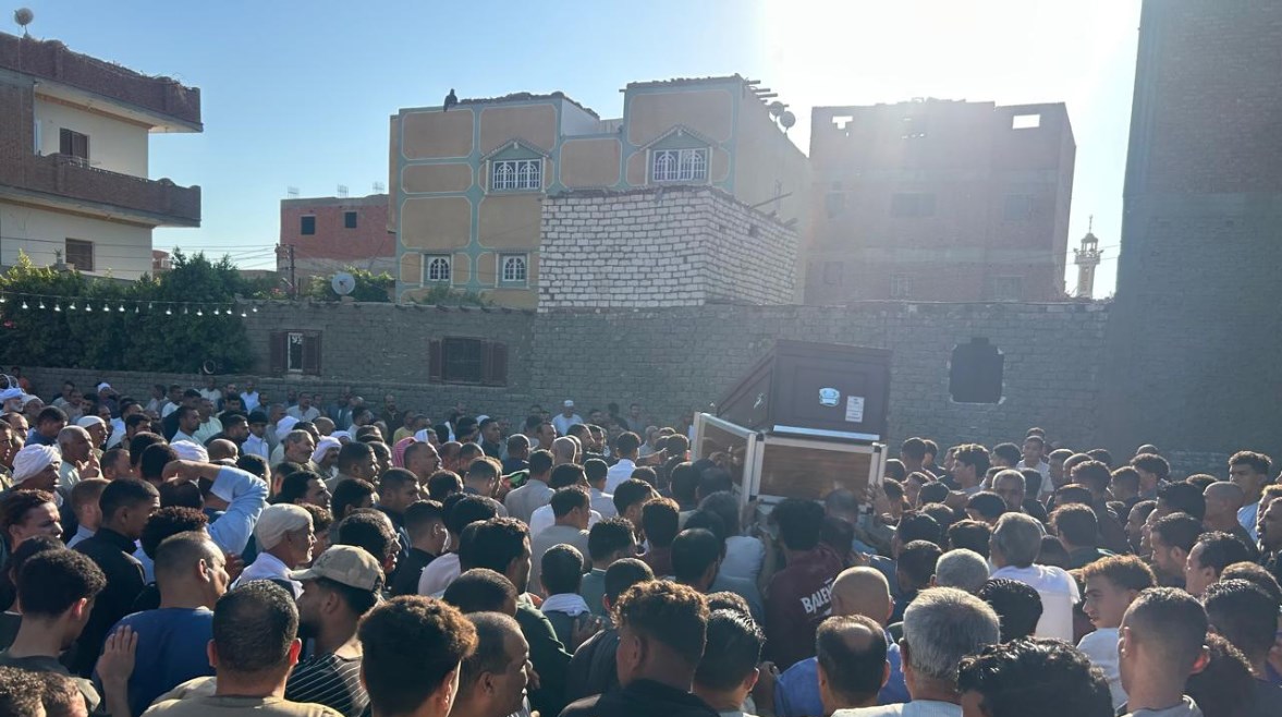 صورة اثناء تشييع الجثمان 