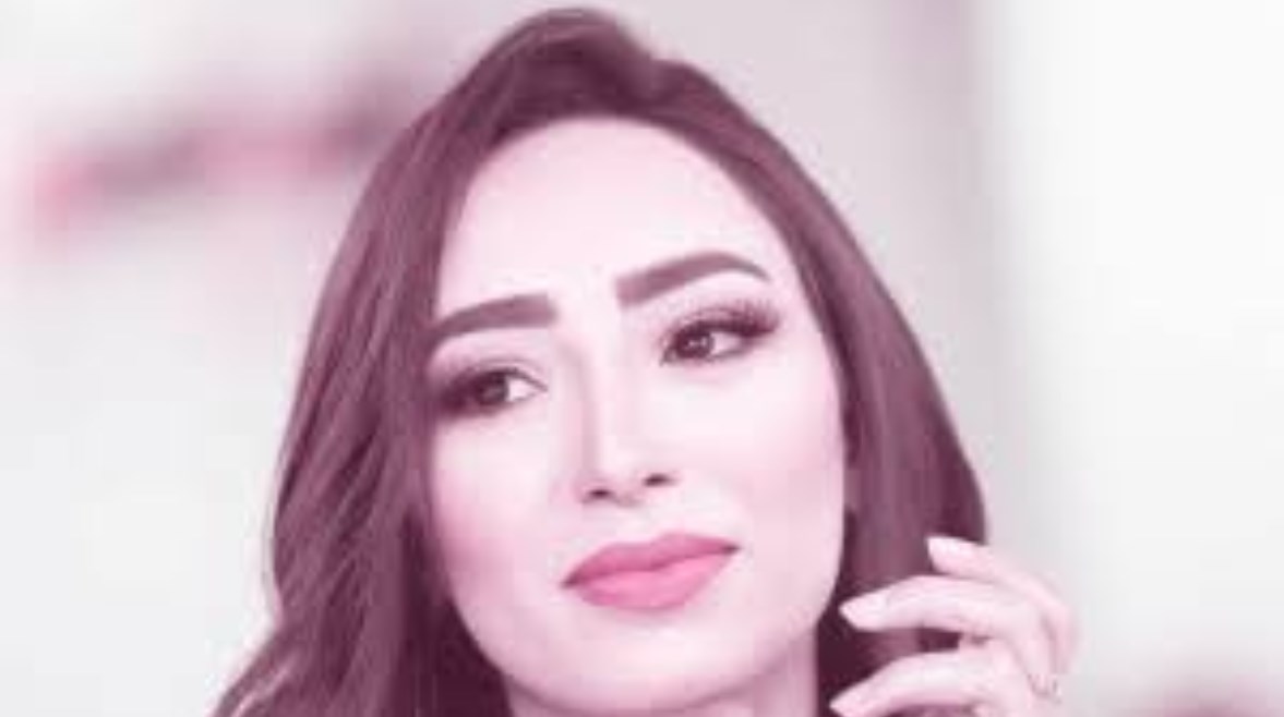 المذيعة نسرين فؤاد