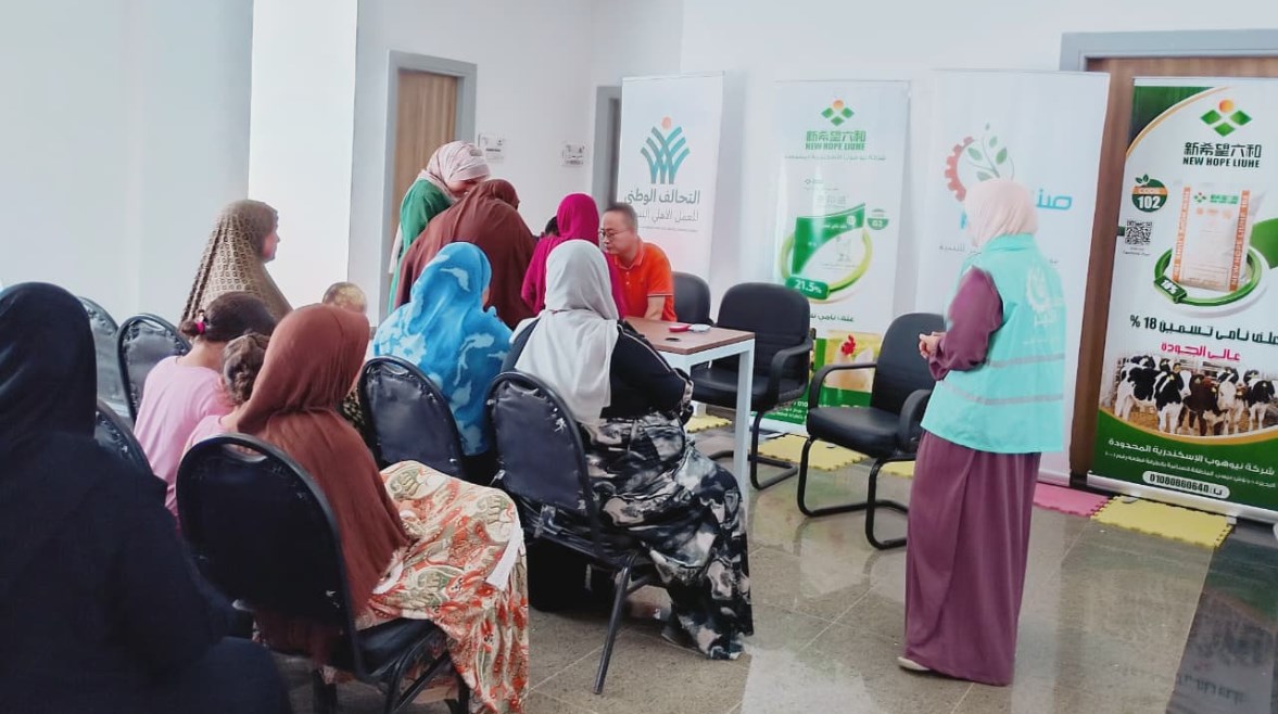 صناع الخير تُسلم الدفعة الثالثة من الأعلاف والنشارة للأسر المستفيدة من مبادرة "أمل جديد" 