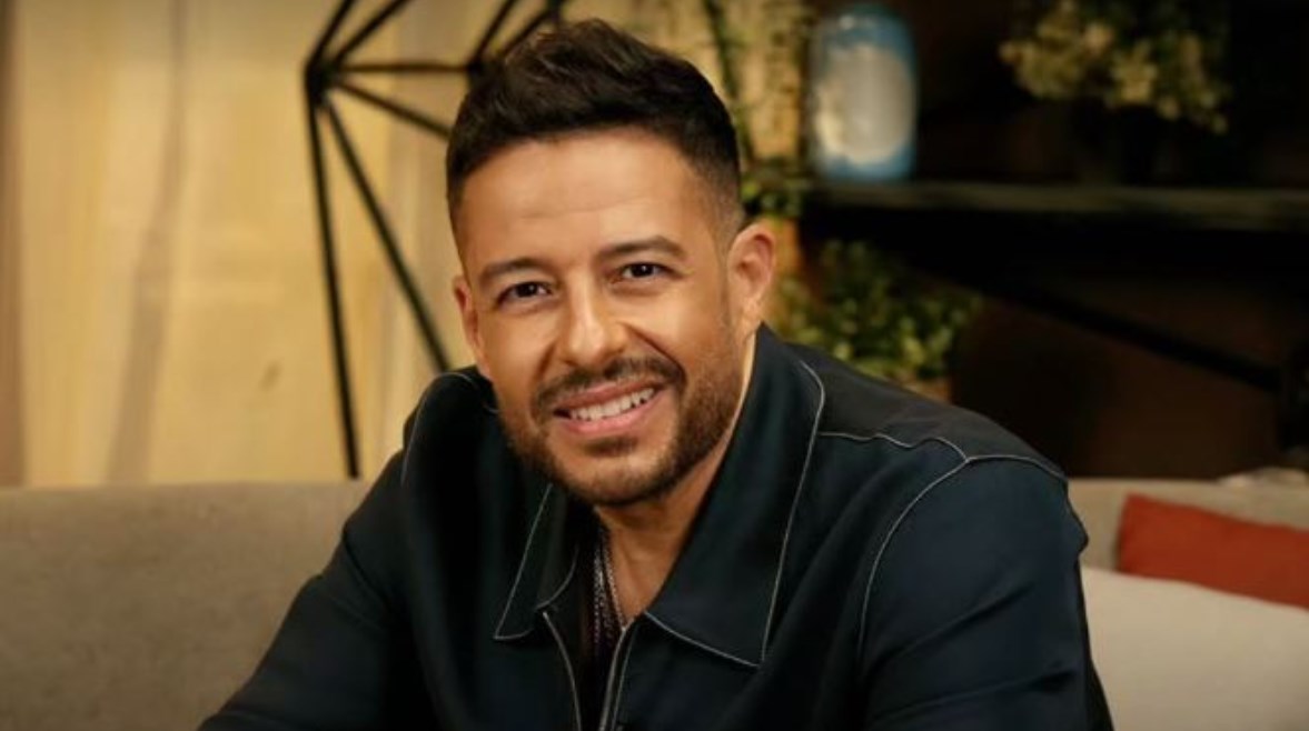  الفنان محمد حماقي
