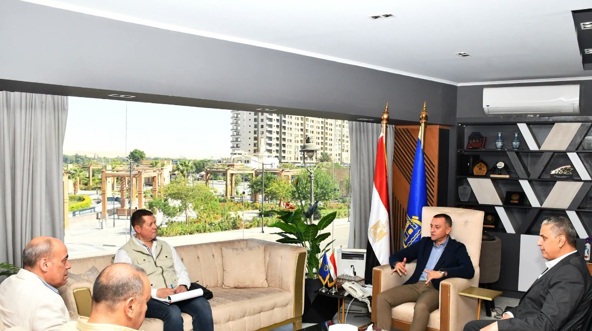 محافظ أسوان 
