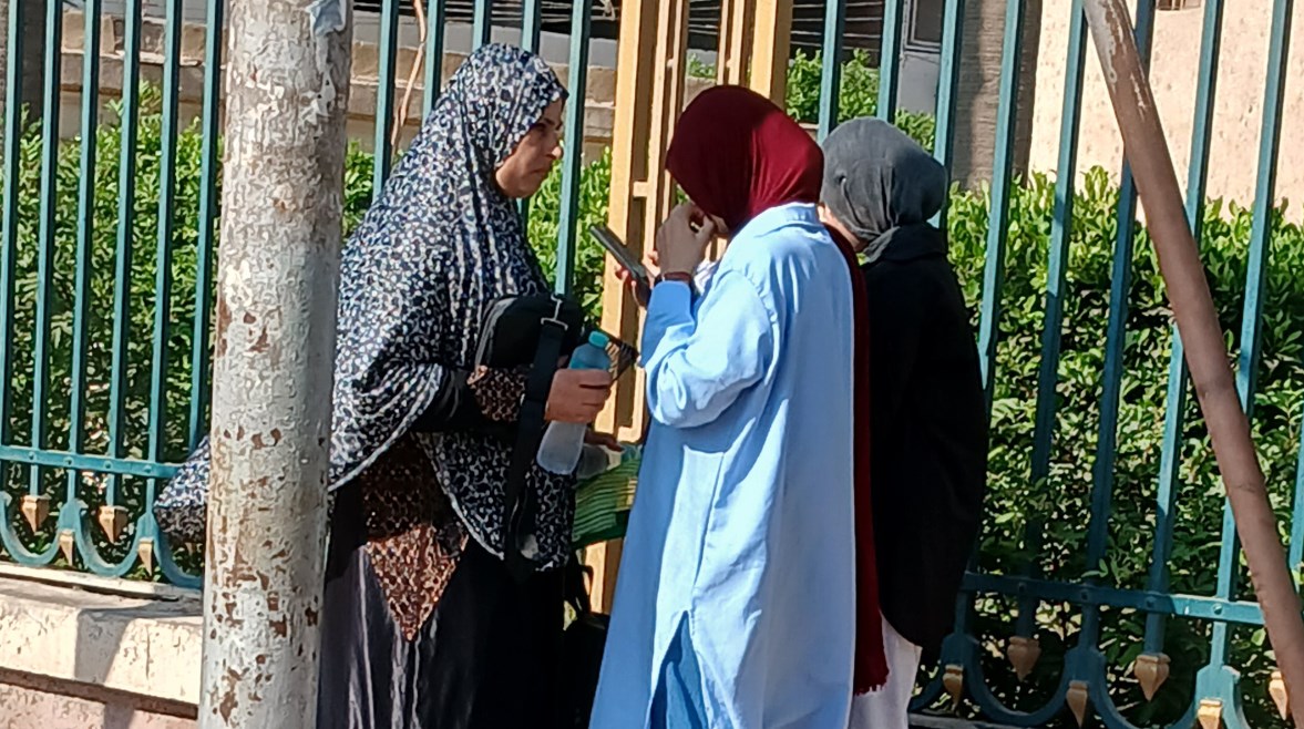أمام إحدى اللجان بقنا