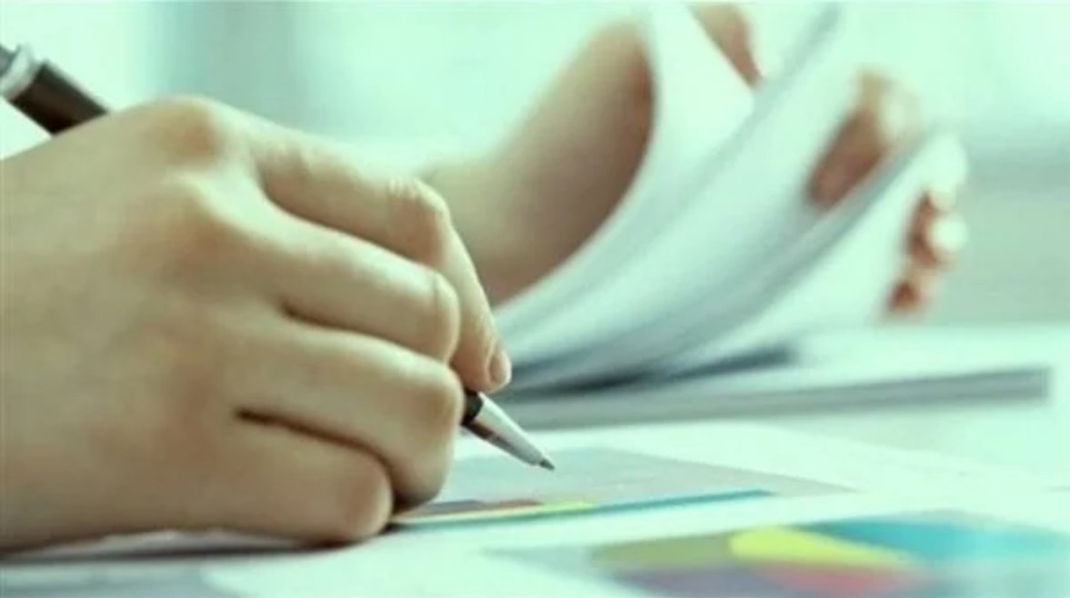   توزيع درجات الأحياء تالتة ثانوي 2026