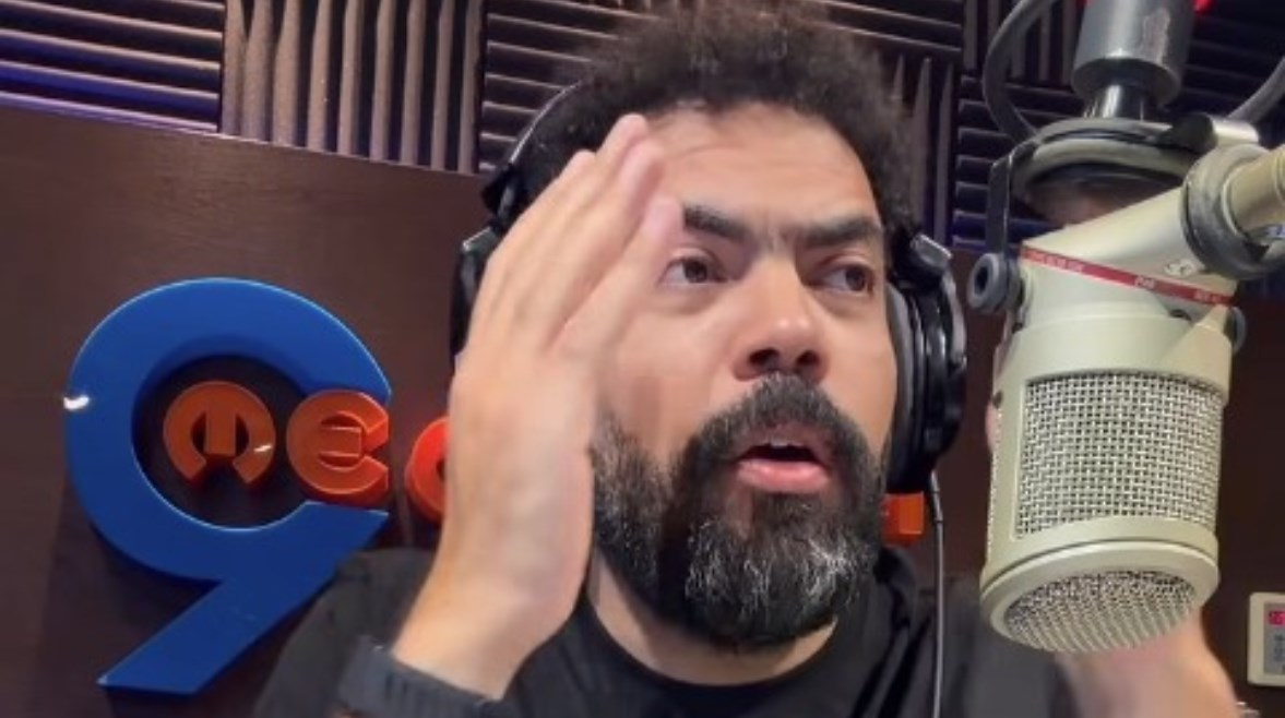 الإعلامي خالد عليش