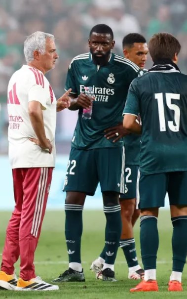 قناة مجانية تنقل مباراة ريال مدريد وديبورتيفو لاكورونيا
