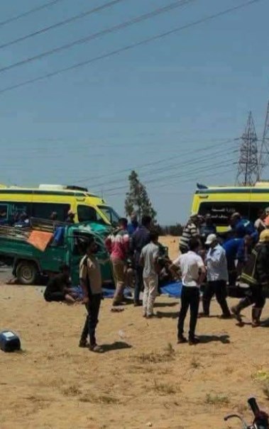  حادث تصادم سيارتي نقل العمال بمنطقة الدواويس 