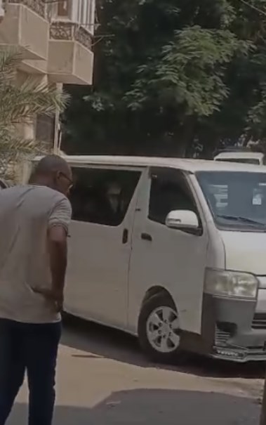 لقطة من نقل الجثامين 