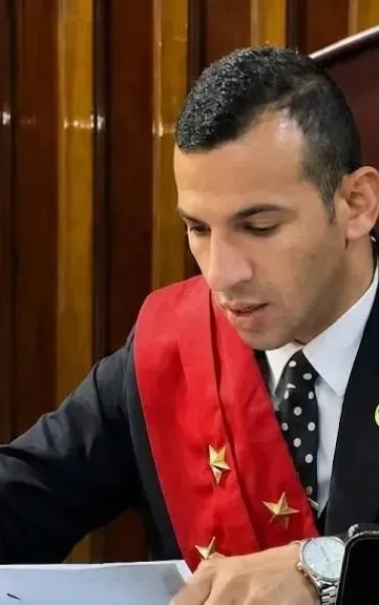 القاضي المزيف