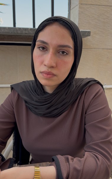 الدكتورة الصيدلانية