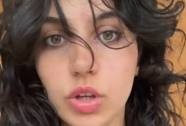 الفتاة المسيئة للمشايخ