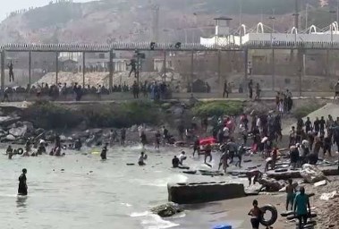 تصاعد أزمة سبتة قتلي ومفقودون أثناء تدفقات الهجرة الغير نظامية