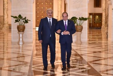  الرئيس عبدالفتاح السيسي والمشير خليفة حفتر