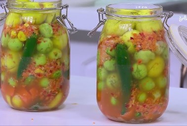 طريقة عمل الزيتون المخلل في البيت