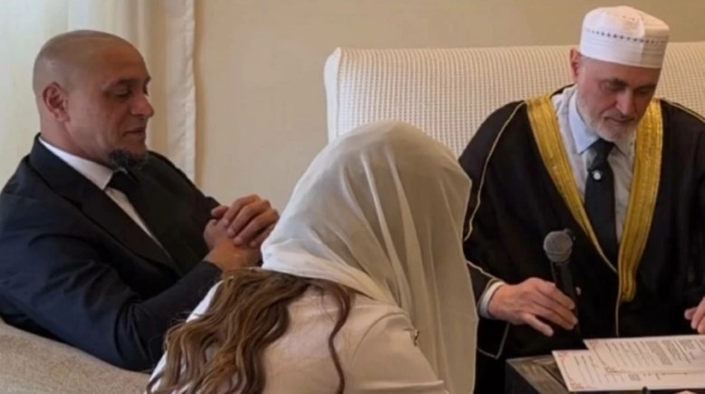 كارلوس يتجوز سهيلة الطاهري