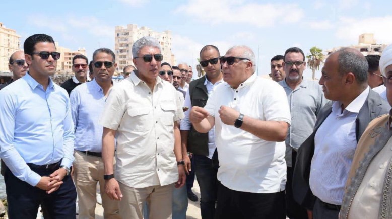 وزير السياحة والاثار شريف فتحي من مطروح