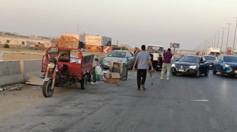 حادث تصادم بين عدة سيارات بطريق مصر الإسماعيلية الصحراوي