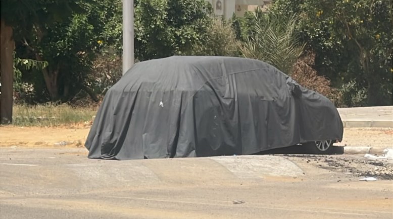 السيارة 