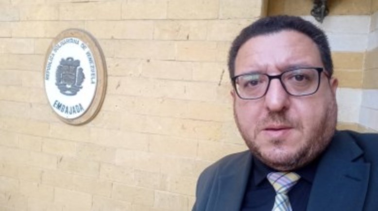  المحامي على أيوب
