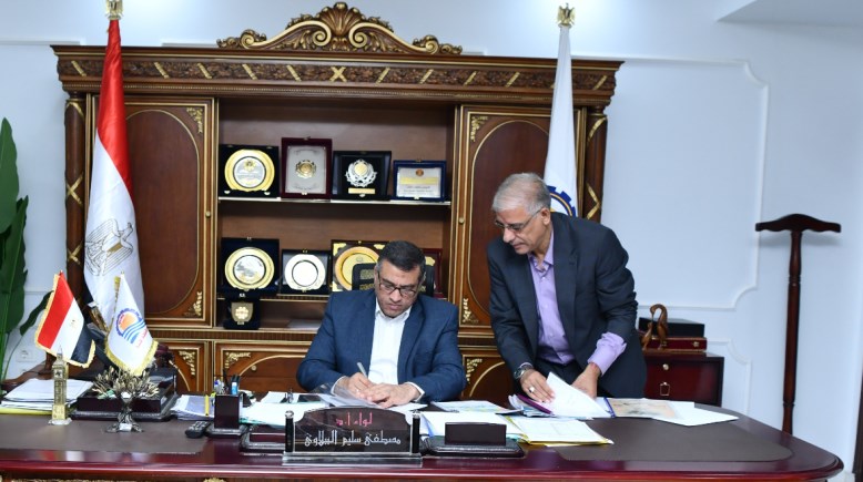 محافظ قنا يعتمد الشهادة الإعدادية الدولة رالثاني 