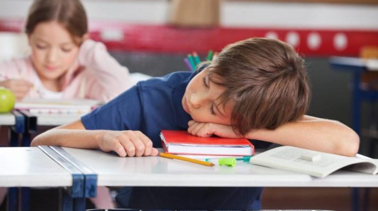 كيفية تنظيم نوم الطفل قبل بدأ الدراسة؟